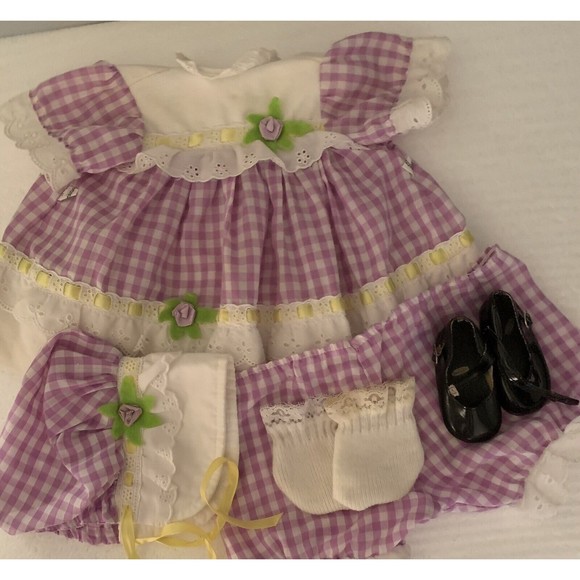 Vintage 1977 Suzanne Gibson Doll 22"  Outfit Socks Shoes  Taiwan READ CONDITION - Picture 3 of 12